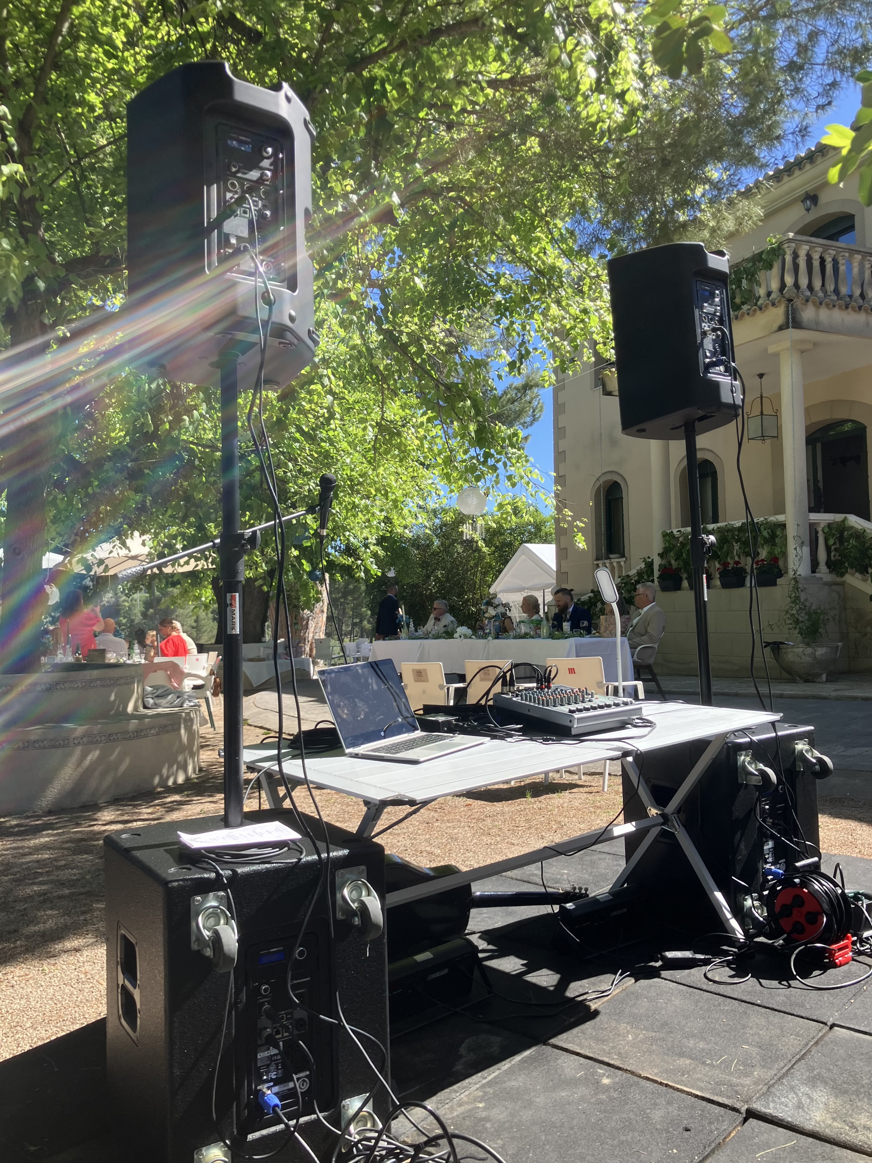 Alquiler de equipos de sonido e iluminación para bodas en Alcoy - NexEvents